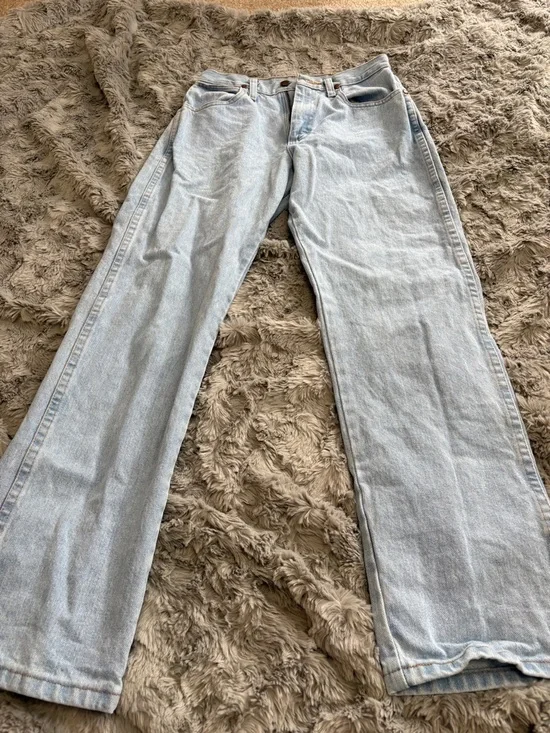 Wrangler Light Blue Women's Straight-Leg Jeans - Picture 1 of 2